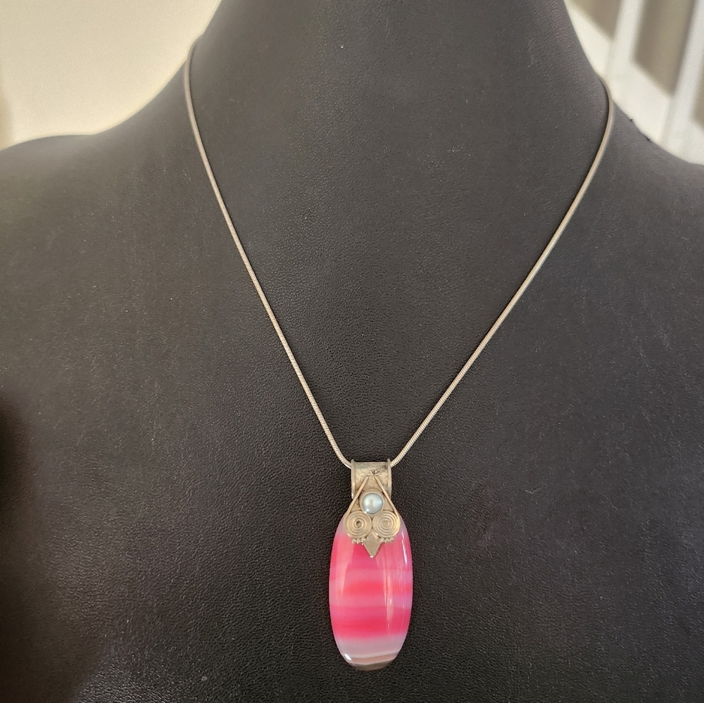 925 sterling silver necklace with Pink pendant